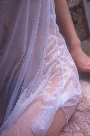 ‘开云app’英国一中餐馆老板遇警察突袭厕所内躲藏90分钟(图3) 开云app